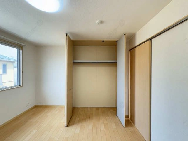 収納（北洋室西側）