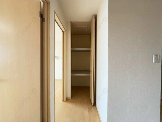 収納(2階通路）