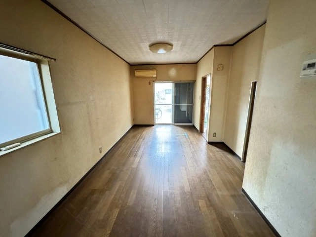 リビング（修繕前）