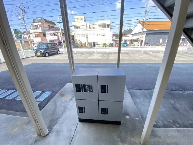 宅 配ボックス