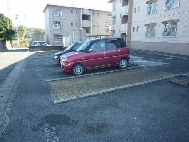 Ⅰ棟敷地内駐車場