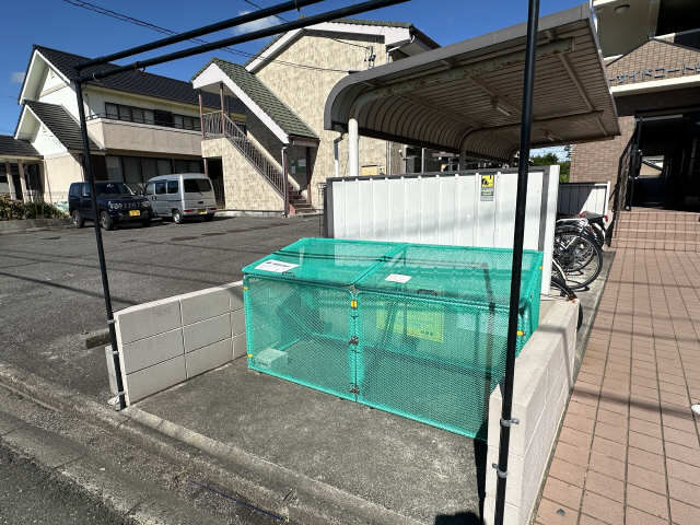 敷地内ゴミ置き場