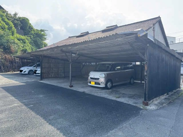 屋根付き・駐車場