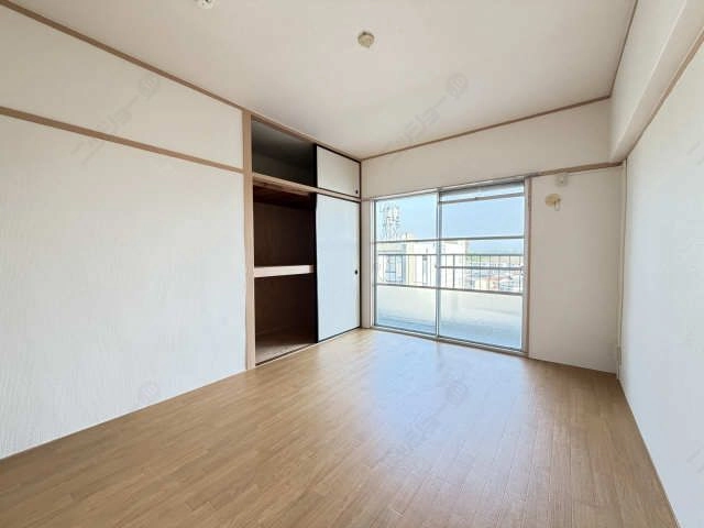 洋室　西から3番目