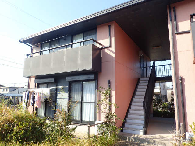 お隣と離れてます