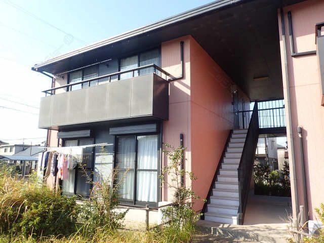 お隣と離れてます