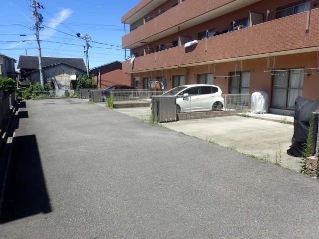 １階は目の前並駐車場