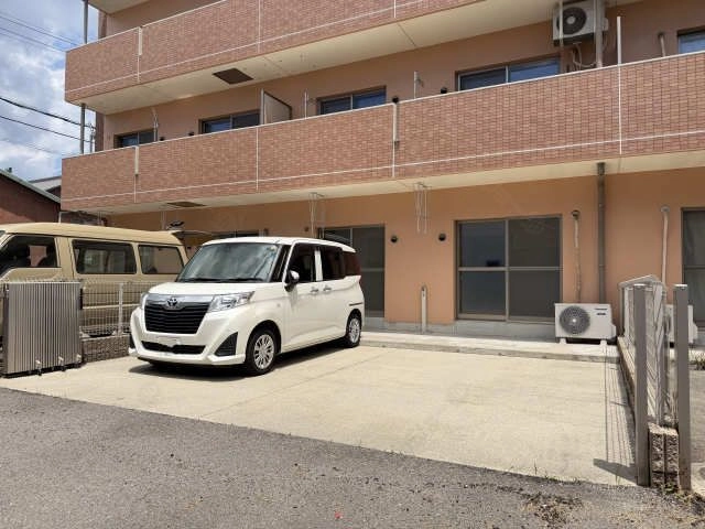 駐車場　２台駐車可