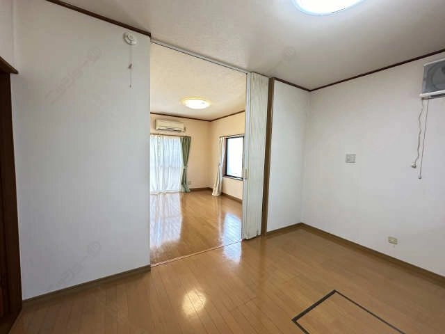 ダイニング～洋室