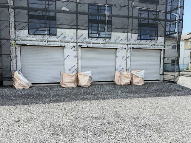 駐  車場　前面１台駐車可