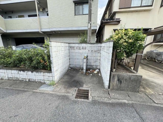 ごみ置き場