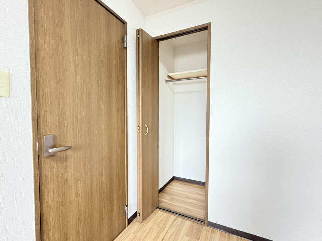 収納（北西洋室）