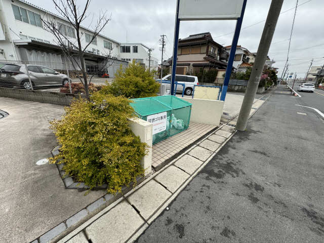 ごみ置き場