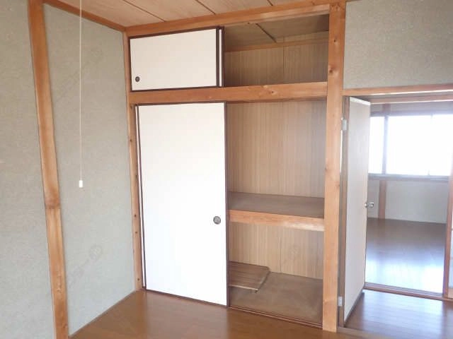 2階南西洋室収納