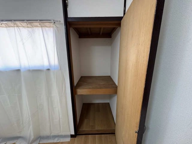 2階西側洋室収納