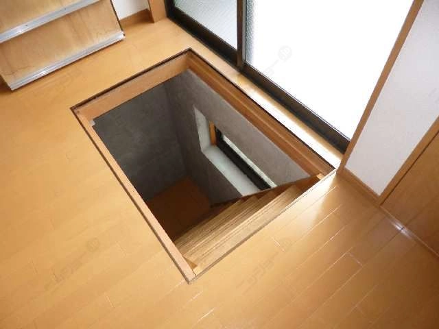 地下室入口