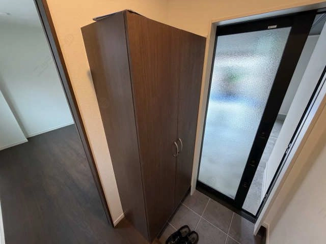 玄 関