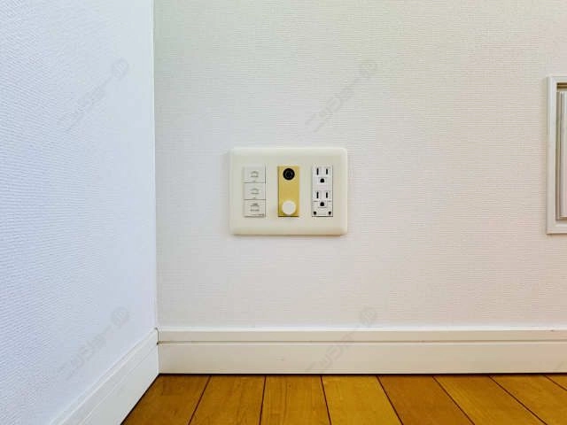 マルチメディアコンセント