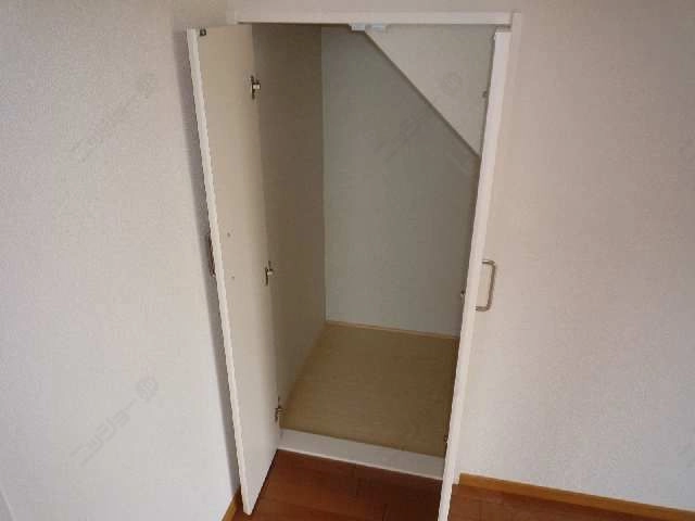 階段下収納