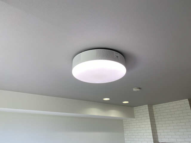 プロジェクター機能付照明