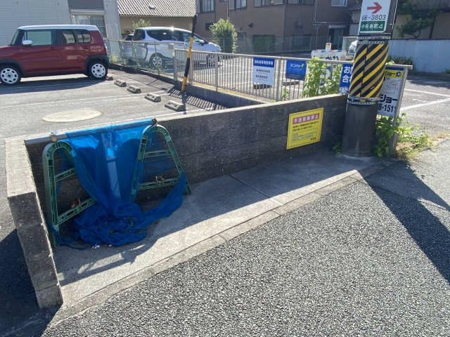 敷地内ごみ置き場