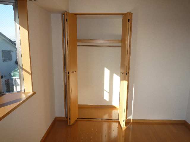 南洋間（収納）