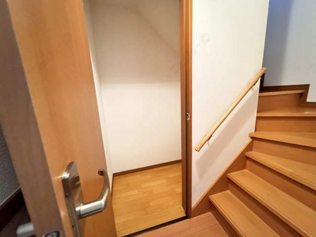 収納（１階階段下）