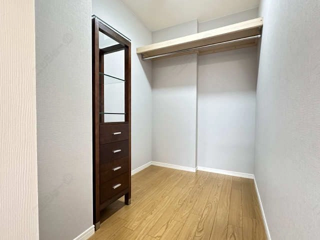 ウォークインクローゼット内