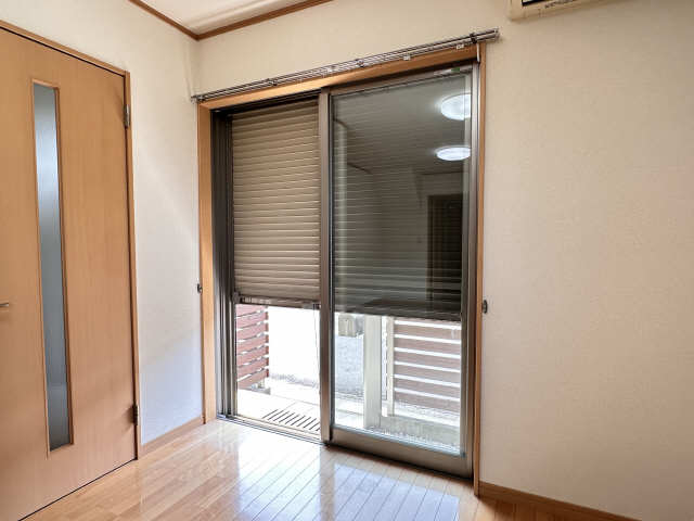 シャッター雨戸（リビング）