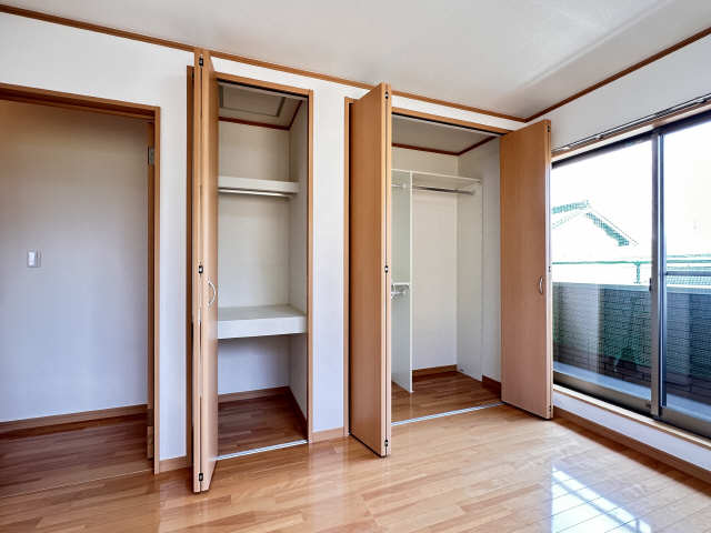 収納（２階南洋室）