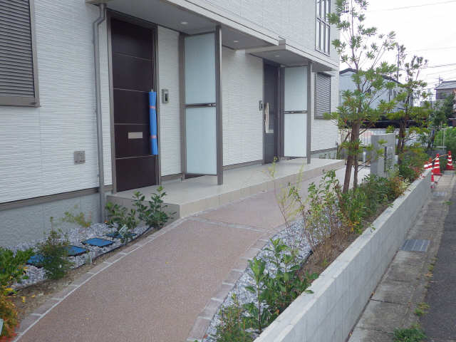 玄関アプローチ