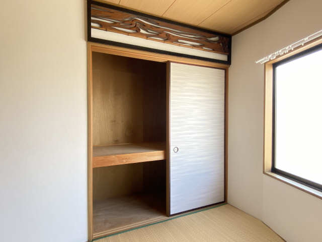 ２階和室収納