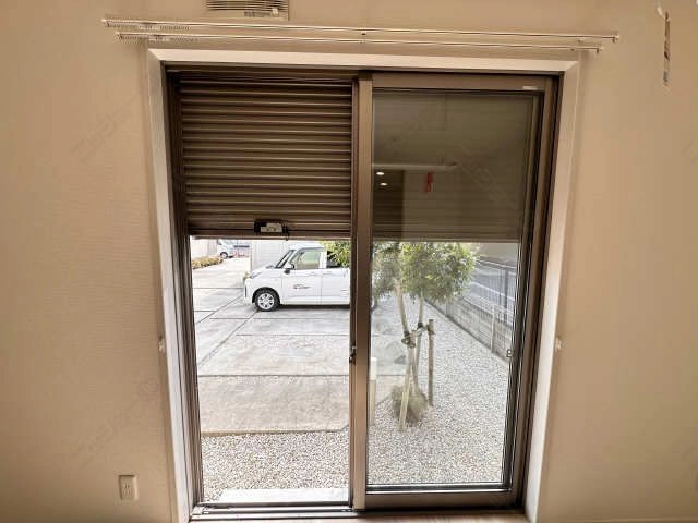 シャッター雨戸(リビング)