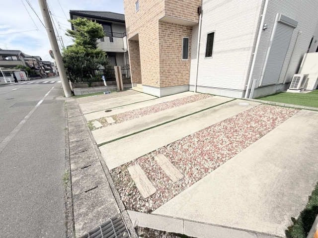 駐車場（２台）