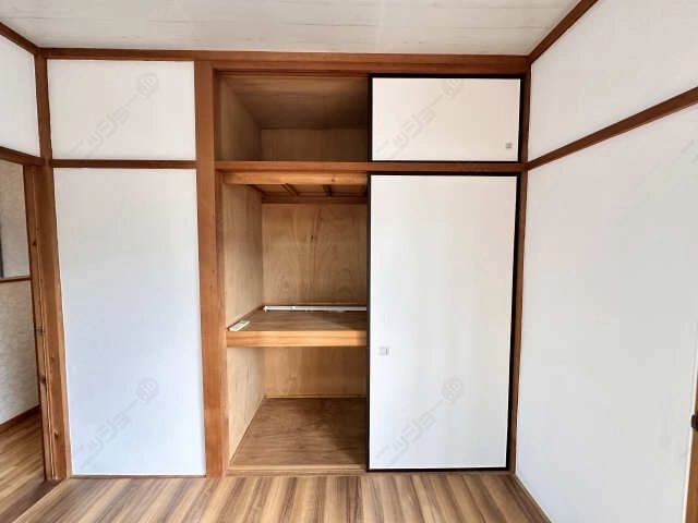 収納（2階南西洋室）