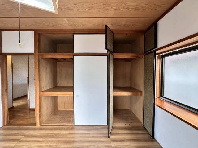 収納（2階東洋室）