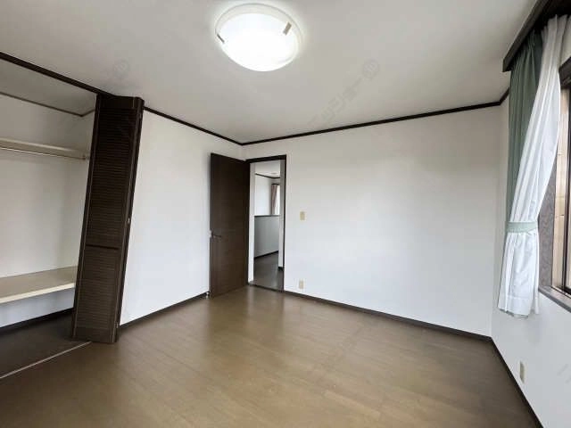 洋室（２階東）