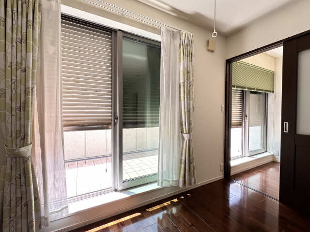 シャッター雨戸（全居室）