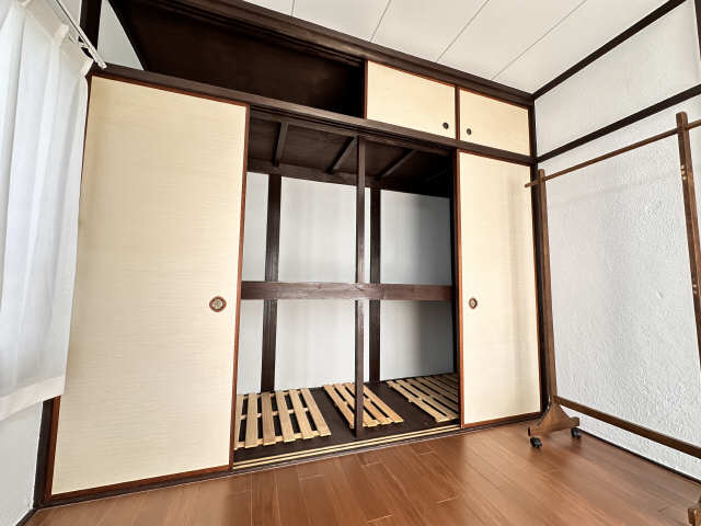 収納（２階西洋室）