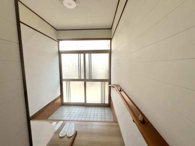 玄関内