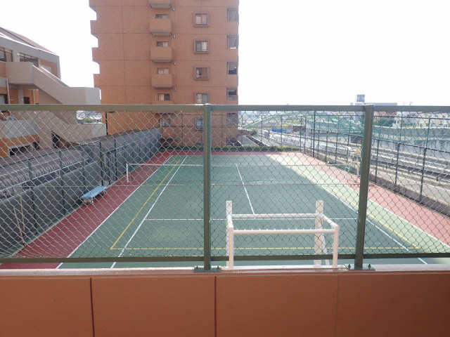 敷地内テニスコート