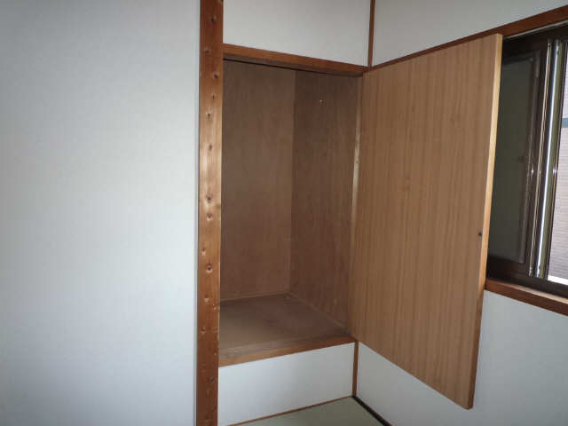 ２Ｆ南和室収納