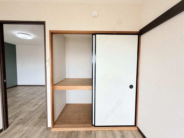 収納（南洋室）